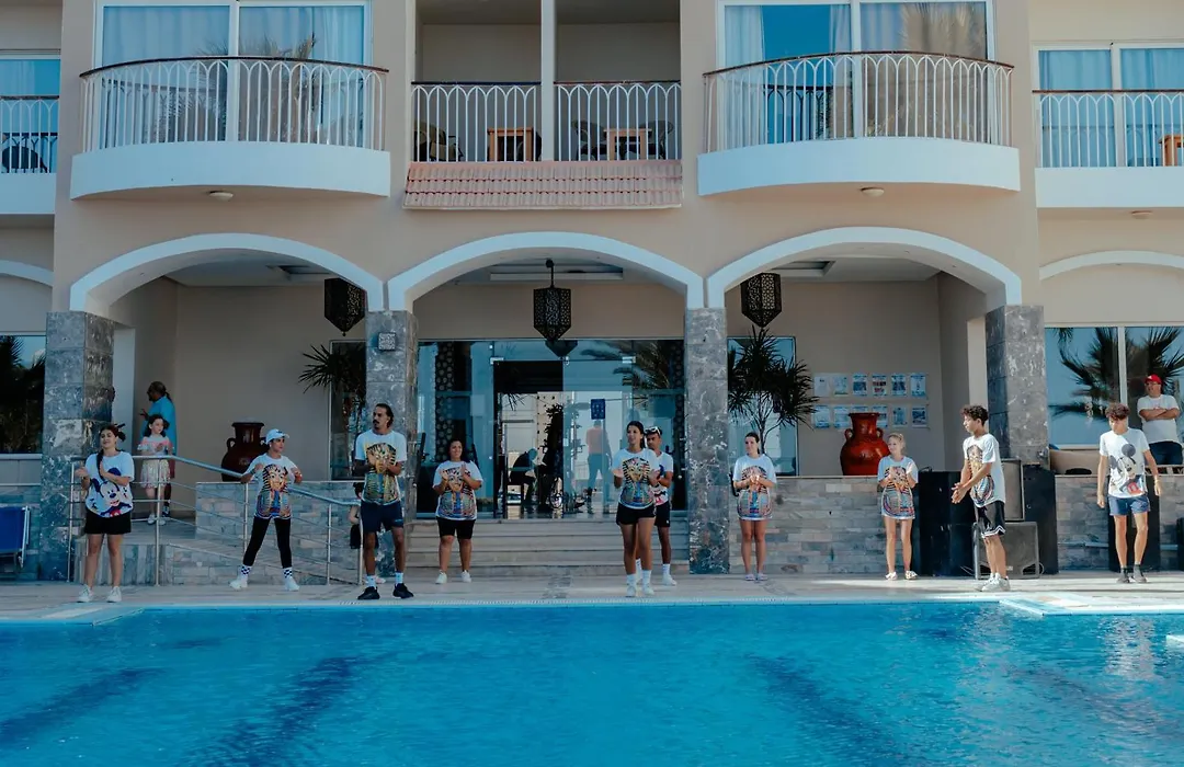 Royal Star Beach Resort - Couples And Families Only-1